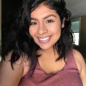 Meet your Posher, Alejandra